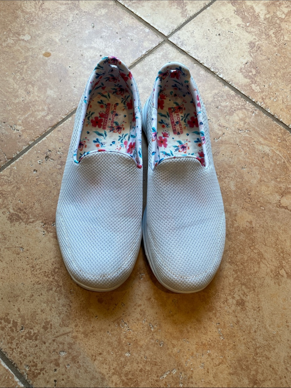 Skechers white ultra go slip on shoe 8.5